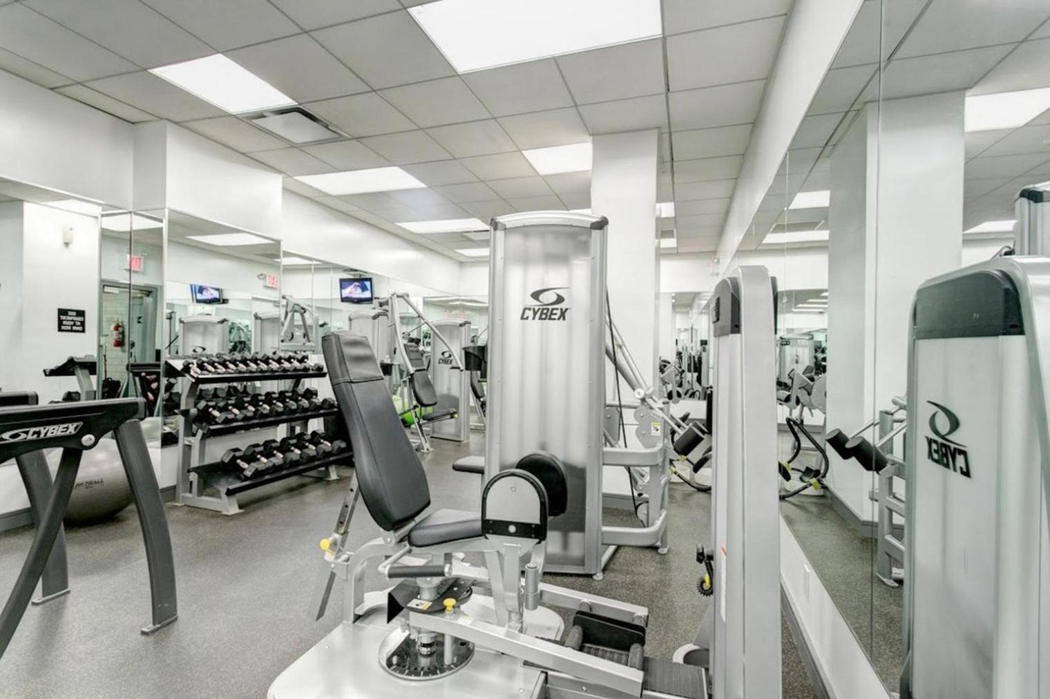 Midtown 1br W Gym Doorman Nr Grand Nyc-745 Appartement *